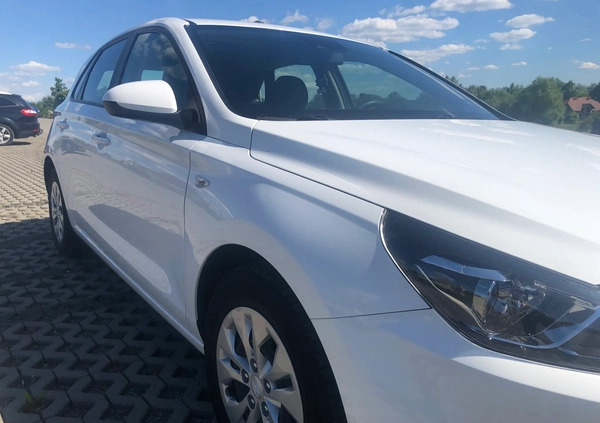 Hyundai I30 cena 48500 przebieg: 160000, rok produkcji 2020 z Daleszyce małe 631